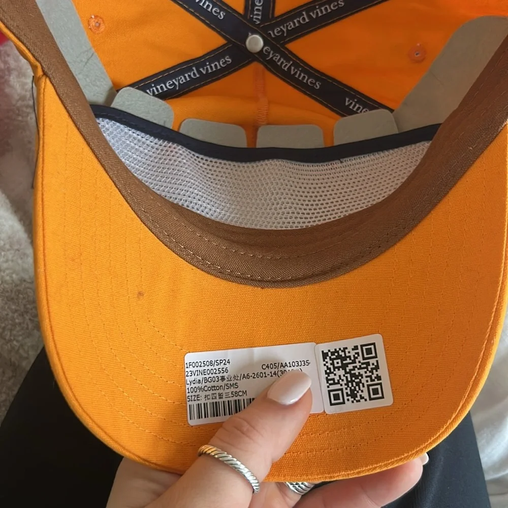 Vineyard Vines new tags